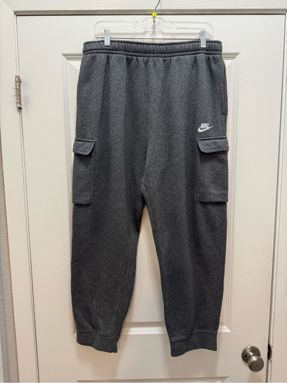 Nike Charcoal Fleece Cargo Jogger Sweatpants Cuffed Pockets